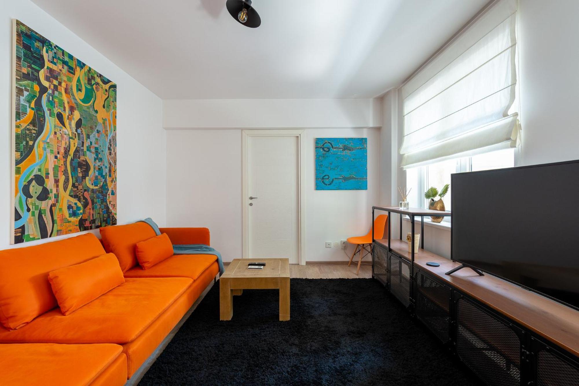 City Center-Cozy One Bedroom Apartment Bukares Bagian luar foto