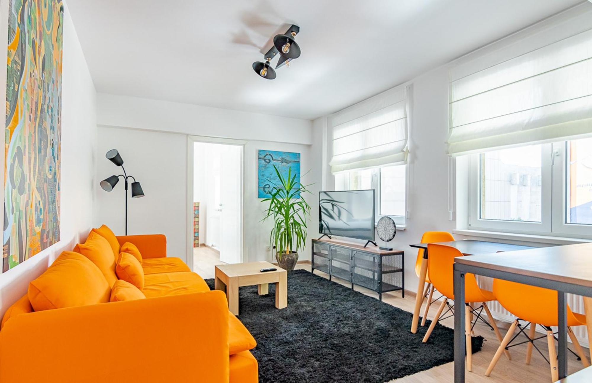 City Center-Cozy One Bedroom Apartment Bukares Bagian luar foto